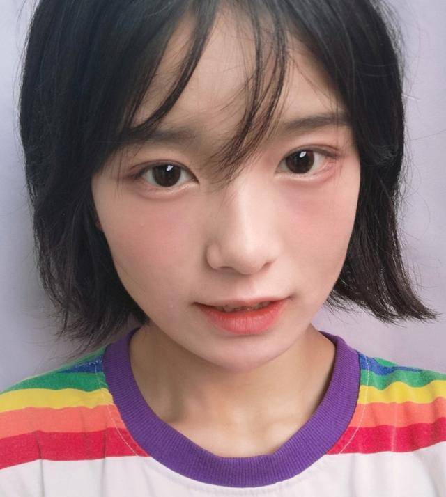 卧蚕