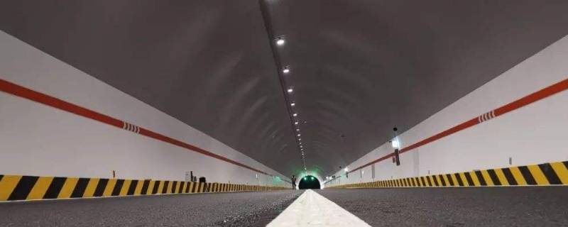 西秦岭隧道有多少公里
